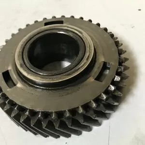 Бу шестерня 2-й передачи КПП ведомая 43 зуба 8200641095 Renault Laguna Megane Kangoo