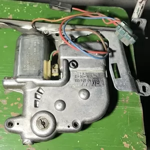 Бу моторчик люка Opel Vectra A,  Omega A,  Frontera A,  90376133 ,  0130821819