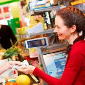 Продавець в магазин європродуктів. 