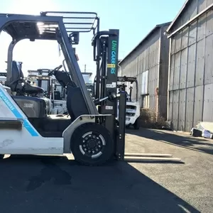 Газ-бензиновий навантажувач TCM (Nissan),  із напрацюванням 3697 мотог.