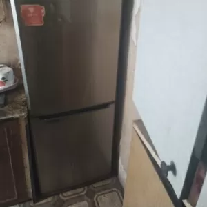 Продам холодильник Samsung RL46RSBMG у хорошому робочому стані.