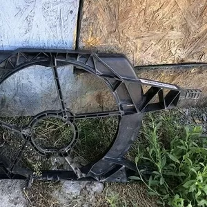 Б/у диффузор радиатора Renault Laguna 2,  1831068000,  7701049657