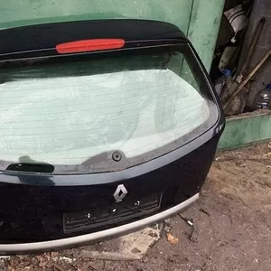 Б/у крышка багажника Renault Laguna 2,  8200041385,  7701472661 глухое стекло 