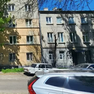 Продаж 4-кімнатної квартири. З меблями і технікою,  вул.Скісна 4