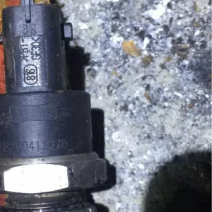 Бу датчик давления топлива в рейке renault,  8200418270,  0281002405