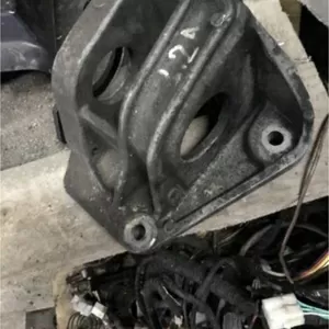 Бу кронштейн полуоси передной правой Renault Laguna 2,  8200000033 ,  2.2dci