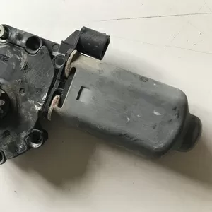 Бу двигатель стеклоподъемника передней правой двери Renault Laguna 1,  7701470852