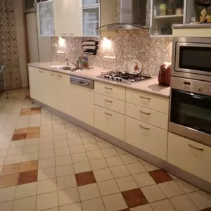 4-кімнатну квартиру ЦЕНТР ЄКАТЕРИНІНСЬКА ПЛОЩА