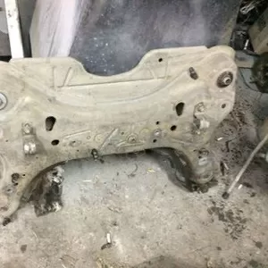 Б/у балка передняя Renault Laguna 2,  8200556226,  8200655147,  8200734588