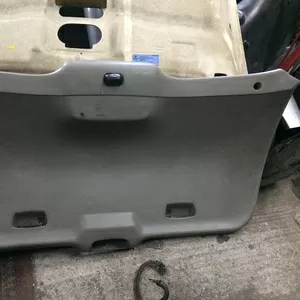 Бу обшивка крышки багажника Renault Scenic 2,  8200084296,  8200248270,  8200248271