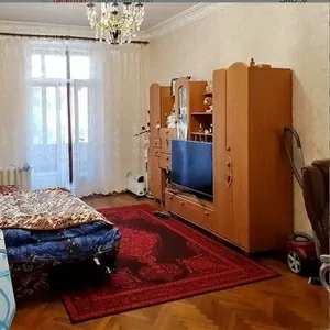 2-кімнатна квартира Сталінка на проспекті Гагаріна