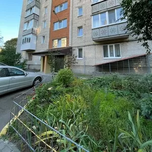 Продаж 3 кімнатної квартири в целяному будинку