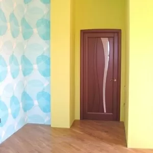 Установка дверей. Киев. Поклейка обоев. (063) 753-87-39
