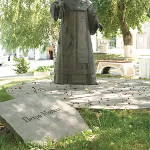 Скульптуры,  памятники из металла,  гранита,  мрамора...