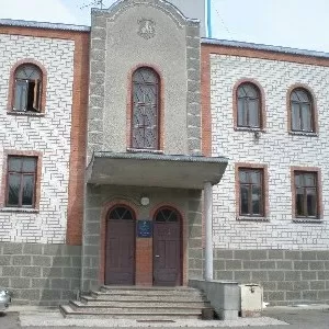 Продаю здание в Кременчуге под банк или крупный офис.